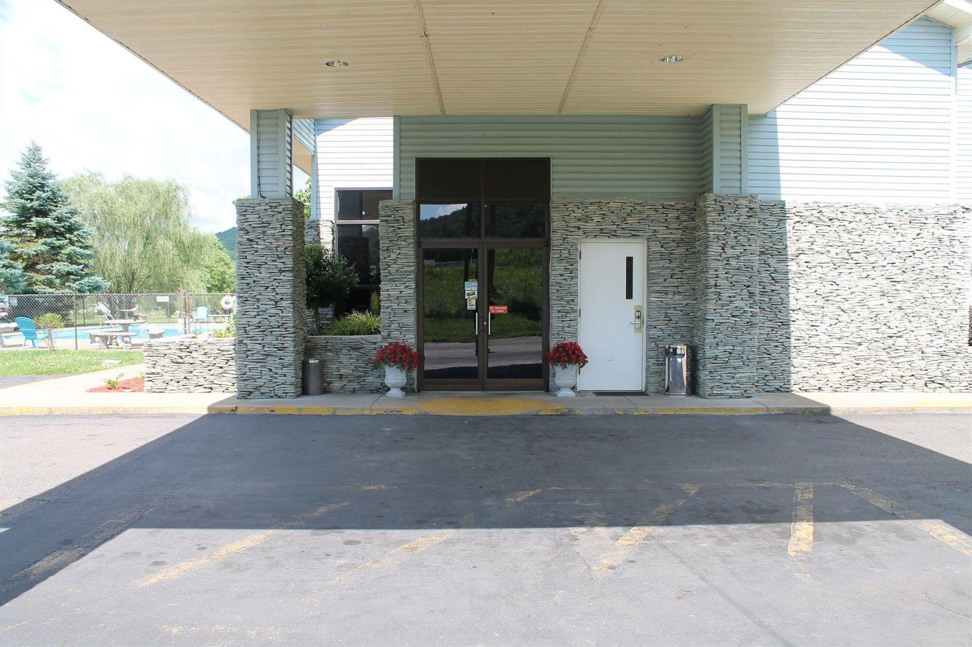 Americourt - Mountain Motel Mountain City