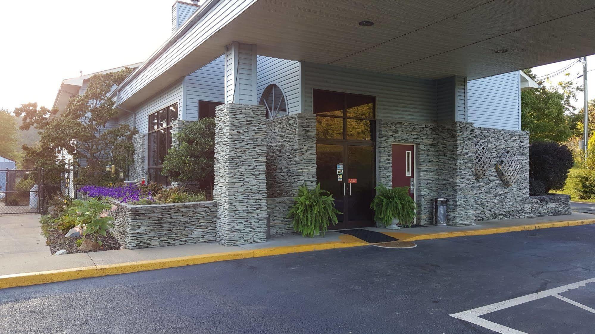Motel Americourt - Mountain Mountain City